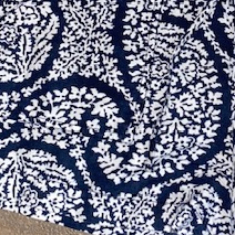 Gap Navy Blue & White Floral Shorts - Picture 6 of 9